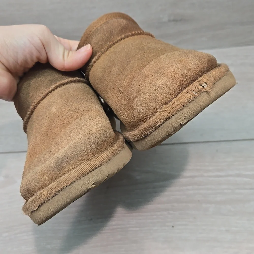 Ugg Australia Youth Cozy Chestnut Suede Shearling Slip-On Clogs Sz 4
